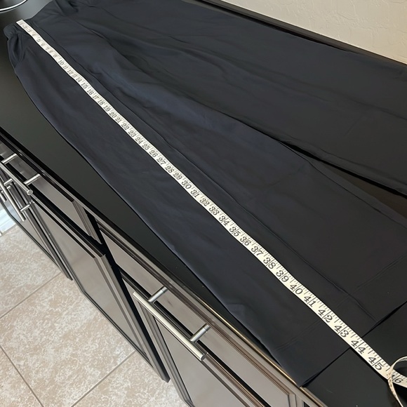 Lululemon Noir wide leg pants, black, size 2 - Picture 15 of 17